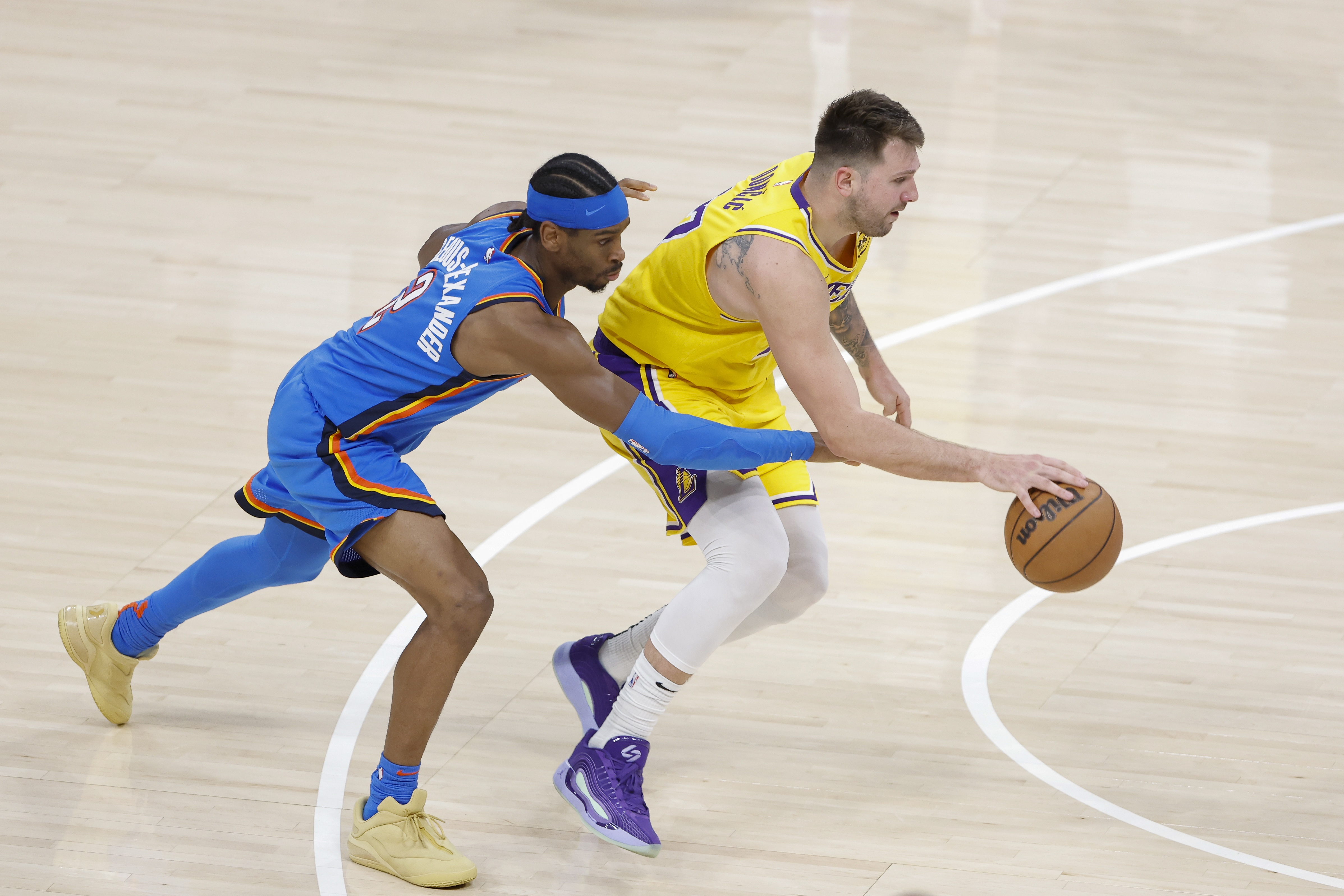 kaiyun-太卷了！西部前三三月战绩：雷霆14-1 马刺14-2 湖人15-2