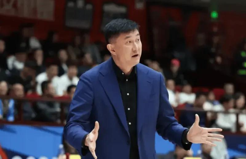 开云-广东怎么又只靠外援？三少全场只得到13分，各将定位都不明确！
